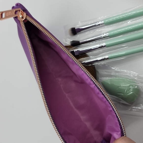 LUXIE FLORALS BRUSH SET - 5 Piece Set - Picture 10 of 12